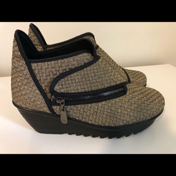 bernie mev. Shoes Nwot Bernie Mev Zig Zag Womans Bronze Wedge